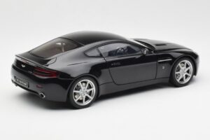 Aston Martin V8 Vantage Onyx Fekete AUTOart 1:18 70202 Fém – 3. kép a 8-ből