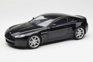 Aston Martin V8 Vantage Onyx Fekete AUTOart 1:18 70202 Fém