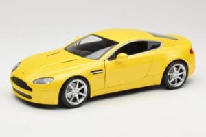 Aston Martin V8 Vantage Sárga Hot Wheels 1:18 G7159 Fém