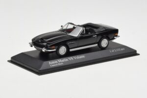 Aston Martin V8 Volante Fekete Minichamps 1:43 400137730 Fém – 2. kép a 4-ből