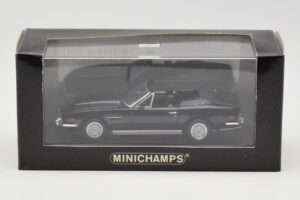 Aston Martin V8 Volante Fekete Minichamps 1:43 400137730 Fém – 4. kép a 4-ből