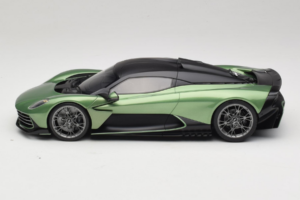 Aston Martin Valhalla Iridescent Emerald Green GT Spirit 1:18 GT558 Gyanta – 3. kép a 6-ből