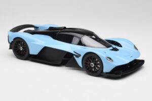 Aston Martin Valkyrie Racing Kék GT Spirit 1:18 GT915 Gyanta – 4. kép a 6-ből