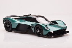 Aston Martin Valkyrie Racing Green GT Spirit 1:18 GT435 Gyanta – 4. kép a 6-ből
