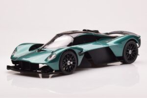 Aston Martin Valkyrie Racing Green GT Spirit 1:18 GT435 Gyanta