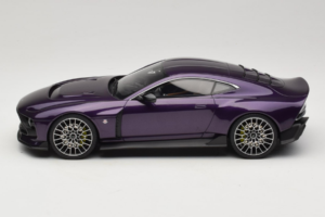 Aston Martin Valour Sötétkék GT Spirit 1:18 GT944 Gyanta – 3. kép a 6-ből