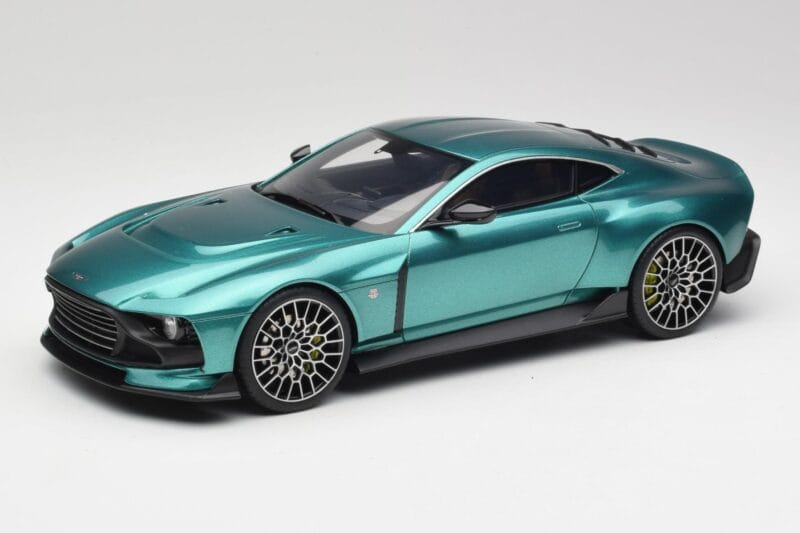 Aston Martin Valour Racing Green GT Spirit 1:18 GT480 Gyanta