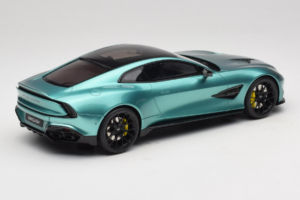 Aston Martin Vanquish Green Metallic GT Spirit 1:18 GT551 Gyanta – 2. kép a 6-ből