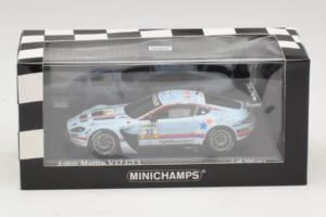 Aston Martin Vantage V12 GT3 #32 J. Stuck ADAC GT Masters 2012 Minichamps 1:43 437121332 Fém – 5. kép a 5-ből