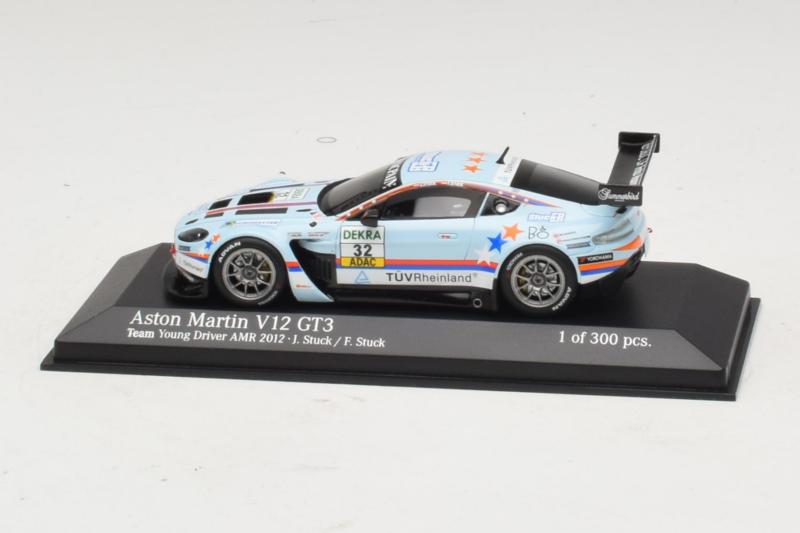 Aston Martin Vantage V12 GT3 #32 J. Stuck ADAC GT Masters 2012 Minichamps 1:43 437121332 Fém