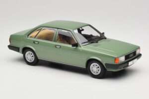 Audi 80 B2 Zöld MCG 1:18 MCG18525 Fém – 4. kép a 6-ből