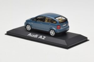 Audi A2 Blue Metallic Minichamps 1:43 20022200748005 Fém – 3. kép a 4-ből