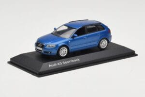 Audi A3 8P Sportback Mauritius Blue Minichamps 1:43 5010403033 Fém – 2. kép a 4-ből