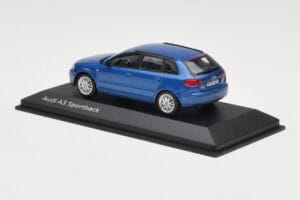 Audi A3 8P Sportback Mauritius Blue Minichamps 1:43 5010403033 Fém – 3. kép a 4-ből