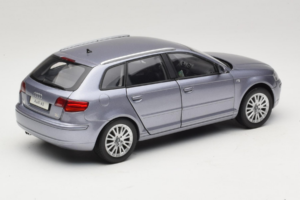 Audi A3 8P Sportback Light Blue Metallic Kyosho 1:18 5010403025 Fém – 3. kép a 8-ből