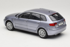 Audi A3 8P Sportback Light Blue Metallic Kyosho 1:18 5010403025 Fém – 7. kép a 8-ből
