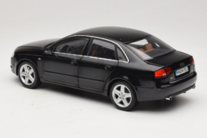 Audi A4 B6 3.2 Quattro Fekete Minichamps 1:18 5010404125 Fém – 7. kép a 8-ből
