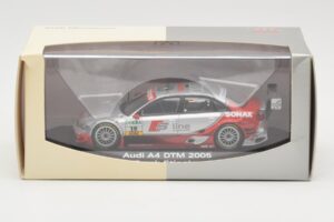 Audi A4 B6 #19 Sonax F. Stippler Joest Racing DTM 2005 Minichamps 1:43 5020500803 Fém – 4. kép a 4-ből