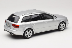 Audi A4 B7 3.2 Quattro Avant Ezüst Minichamps 1:18 5010404215 Fém – 3. kép a 8-ből