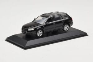Audi A4 B7 Avant Fekete Minichamps 1:43 AUDI008 Fém – 2. kép a 3-ből