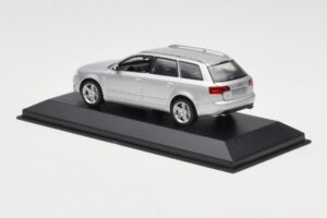 Audi A4 B7 Avant Ezüst Minichamps 1:43 AUDI009 Fém – 3. kép a 4-ből