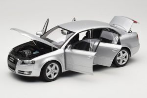 Audi A4 B7 Ezüst Minichamps 1:18 100014402 Fém – 2. kép a 8-ből
