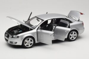 Audi A4 B8 3.2 Quattro Ezüst Minichamps 1:18 5010404115 Fém – 2. kép a 8-ből