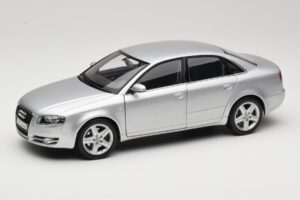 Audi A4 B8 3.2 Quattro Ezüst Minichamps 1:18 5010404115 Fém