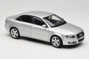 Audi A4 B8 3.2 Quattro Ezüst Minichamps 1:18 5010404115 Fém – 6. kép a 8-ből