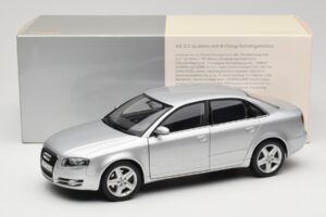 Audi A4 B8 3.2 Quattro Ezüst Minichamps 1:18 5010404115 Fém – 8. kép a 8-ből