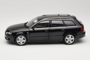 Audi A4 B8 Avant 3.2 Quattro Fekete Minichamps 1:18 5010404225 Fém – 4. kép a 8-ből