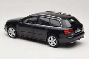 Audi A4 B8 Avant 3.2 Quattro Fekete Minichamps 1:18 5010404225 Fém – 7. kép a 8-ből