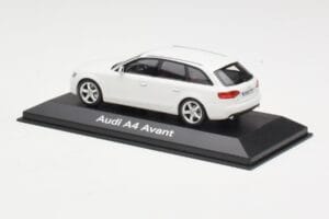 Audi A4 B8 Avant Ibis White Minichamps 1:43 5010804213 Fém – 3. kép a 4-ből