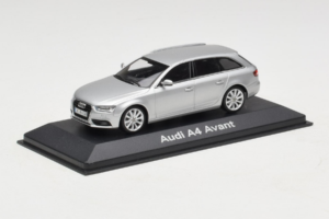 Audi A4 B8 Avant Ice Silver Minichamps 1:43 5011204213-R1 Fém – 2. kép a 4-ből