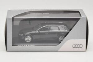 Audi A4 B8 Avant Phantom Black Minichamps 1:43 5011204223 Fém – 4. kép a 4-ből