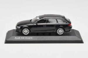 Audi A4 B8 Avant Phantom Black Minichamps 1:43 5011204223 Fém