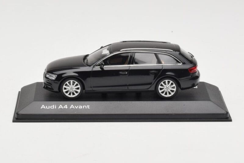 Audi A4 B8 Avant Phantom Black Minichamps 1:43 5011204223 Fém