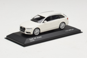 Audi A4 B8 Avant Fehér Minichamps 1:43 410011010 Fém – 2. kép a 5-ből