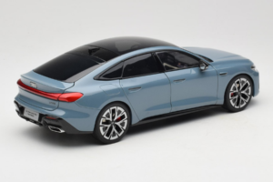Audi A5L Sportback Kékes Szürke OEM 1:18 ZAM60004B Fém – 3. kép a 8-ből