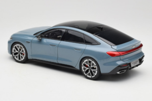 Audi A5L Sportback Kékes Szürke OEM 1:18 ZAM60004B Fém – 7. kép a 8-ből