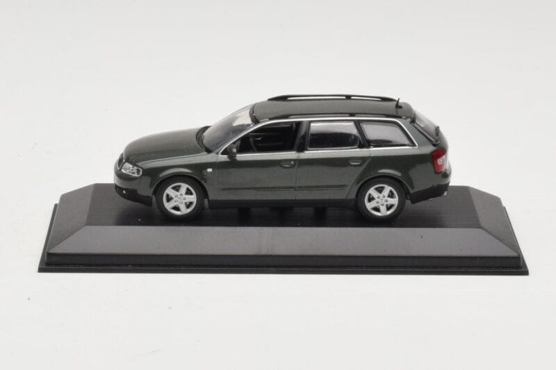 Audi A6 C5 Avant Sötétszürke Minichamps 1:43 AUDI006 Fém
