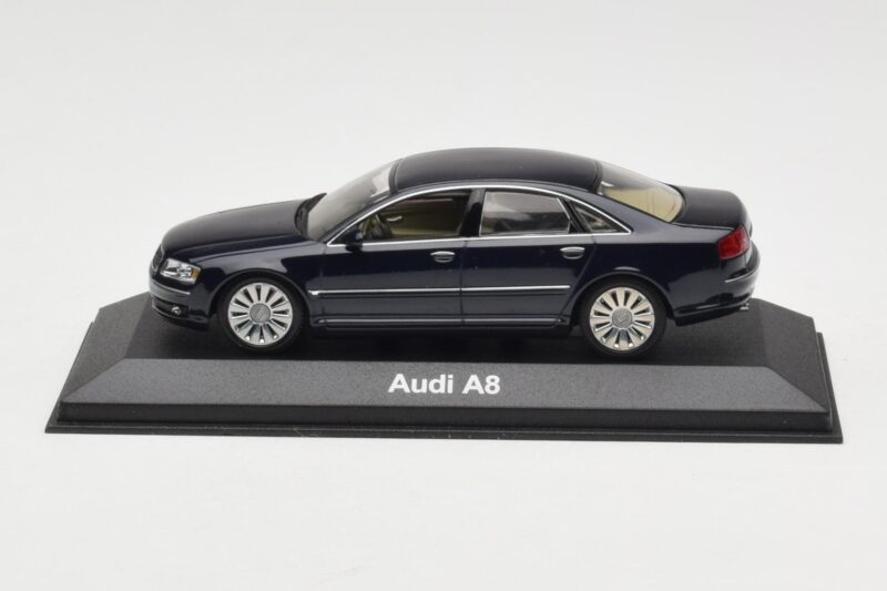 Audi A8 D3 Blue Metallic Light Interior Minichamps 1:43 20000001386003 Fém