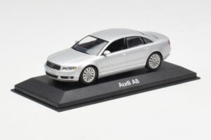 Audi A8 D3 Ezüst Minichamps 1:43 20000001386001 Fém – 2. kép a 4-ből