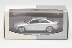 Audi A8 D3 Ezüst Minichamps 1:43 20000001386001 Fém – 4. kép a 4-ből
