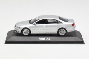 Audi A8 D3 Ezüst Minichamps 1:43 20000001386001 Fém