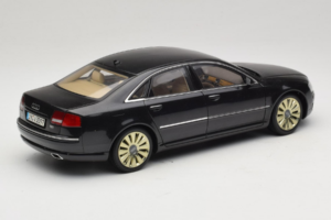 Audi A8 D3 W12 Fekete Kyosho 1:18 5010508135 Fém – 3. kép a 8-ből
