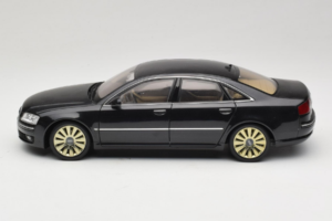 Audi A8 D3 W12 Fekete Kyosho 1:18 5010508135 Fém – 4. kép a 8-ből