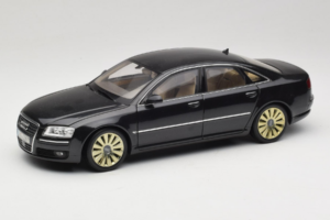 Audi A8 D3 W12 Fekete Kyosho 1:18 5010508135 Fém