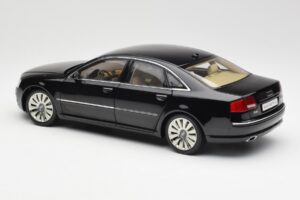 Audi A8 D3 W12 Fekete Kyosho 1:18 09212BK Fém – 7. kép a 8-ből