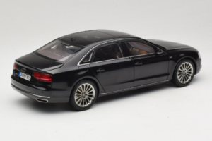 Audi A8L D3 W12 Phantom Black Kyosho 1:18 5011008125 Fém – 3. kép a 8-ből